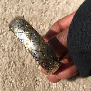 14k YELLOW GOLD AND WHITE GOLD BANGLE